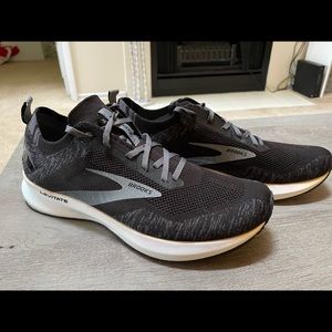 BROOKS LEVITATE 4 RUNNING SHOE - Men’s Size 10